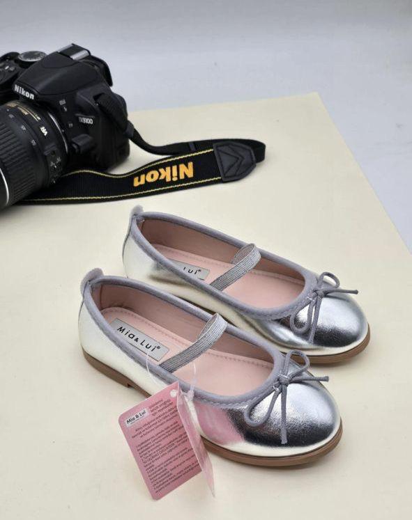 SILVER SHOES WITH BOWS